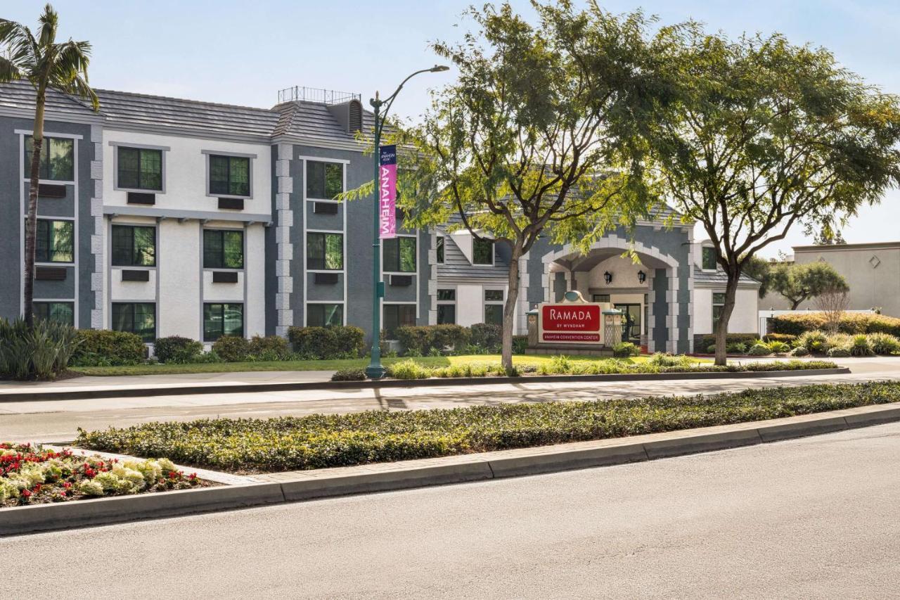 Ramada By Wyndham Anaheim Convention Center Hotel Exterior foto