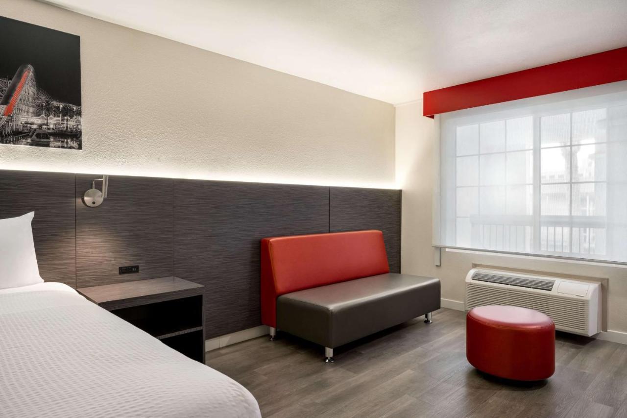 Ramada By Wyndham Anaheim Convention Center Hotel Exterior foto
